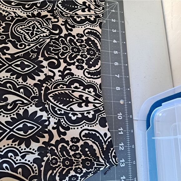 Ann Taylor Print Skirt Black/White Size 2 Petite Lined - Picture 3 of 5